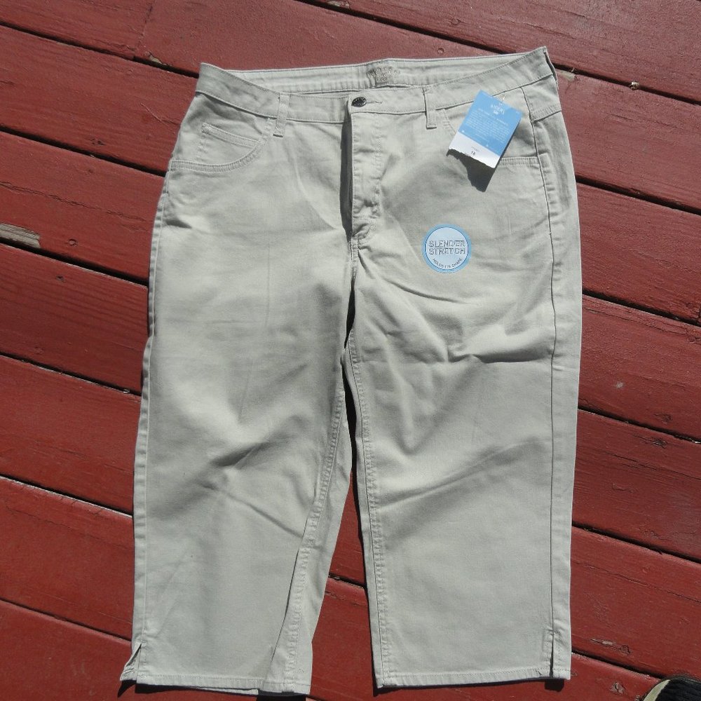 Riders by Lee Slender Stretch Mid waist Tan Denim Capri pants~NWT